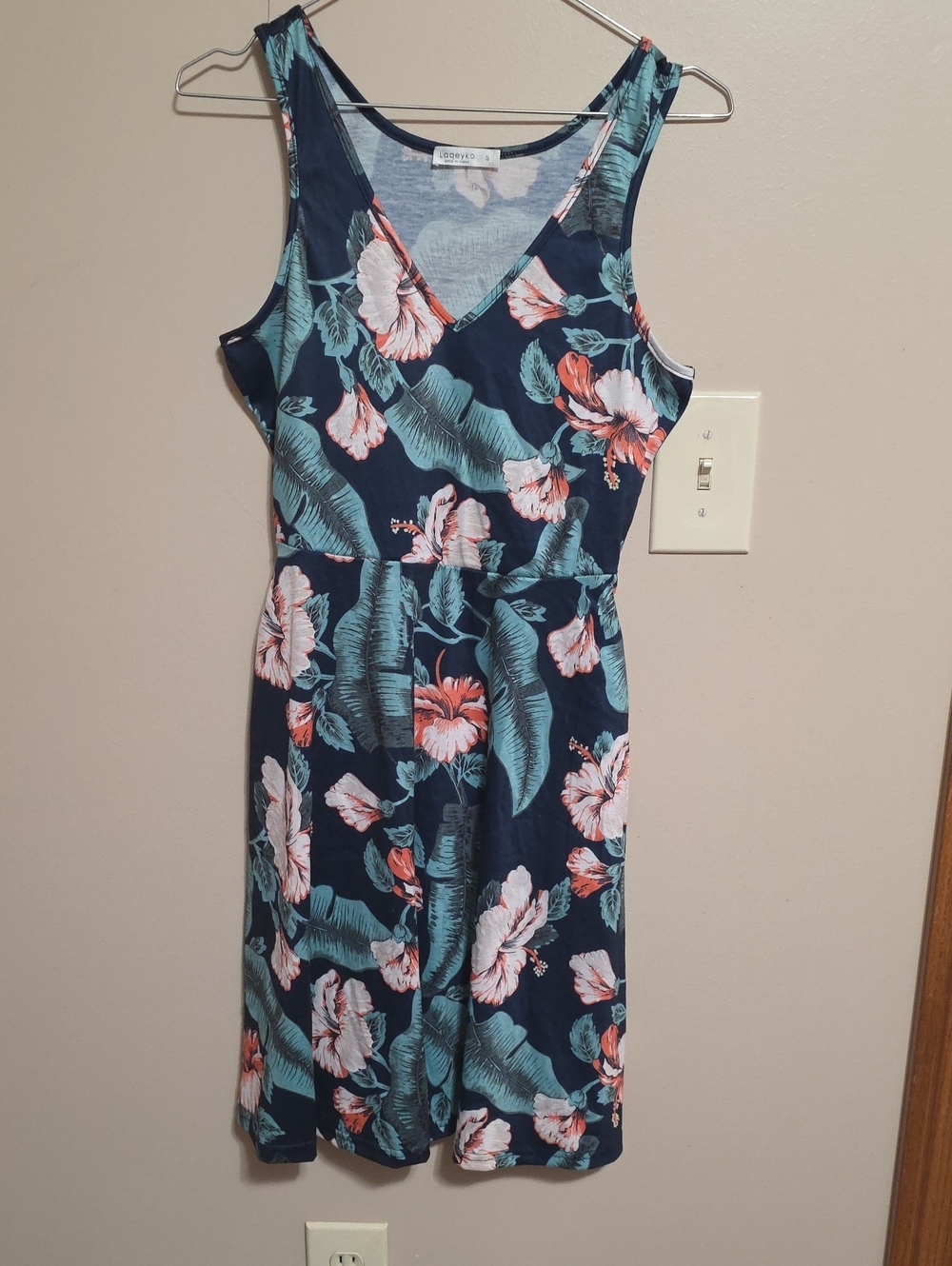 Laqeyko Navy Floral V-Neck Midi Dress